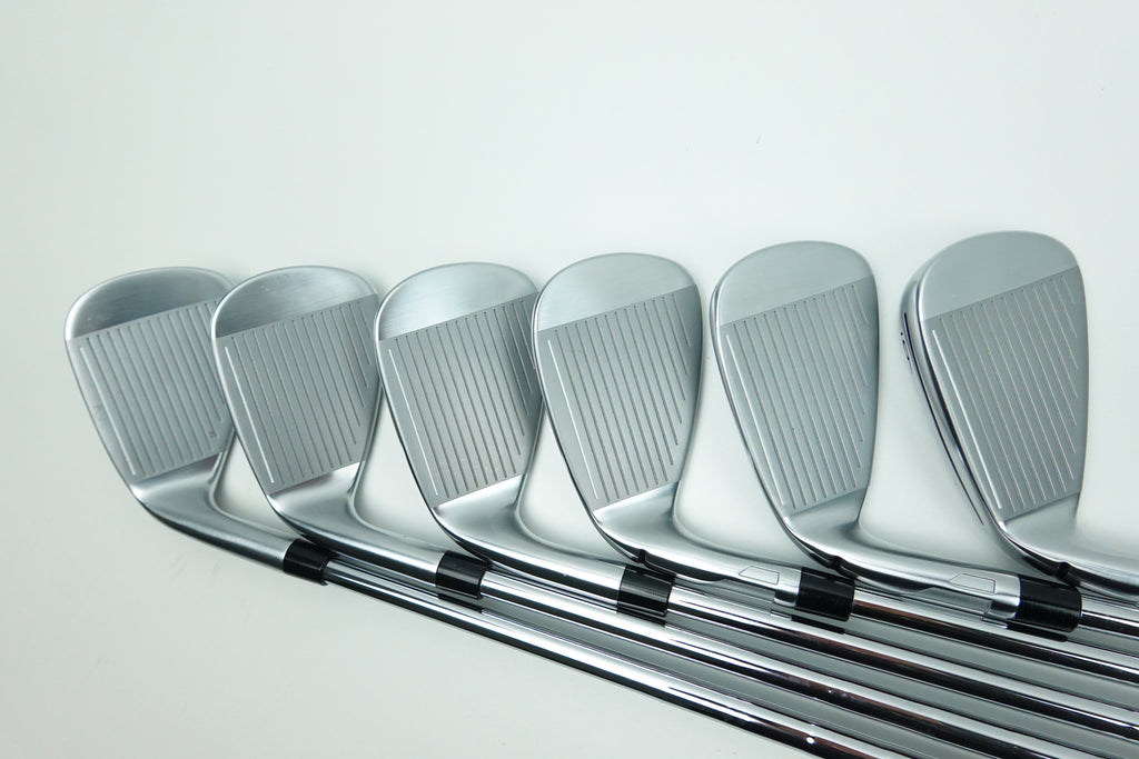 TaylorMade Qi 6 - PW + AW Iron Set - NS. PRO 910 GH S - Stiff - Right Hand